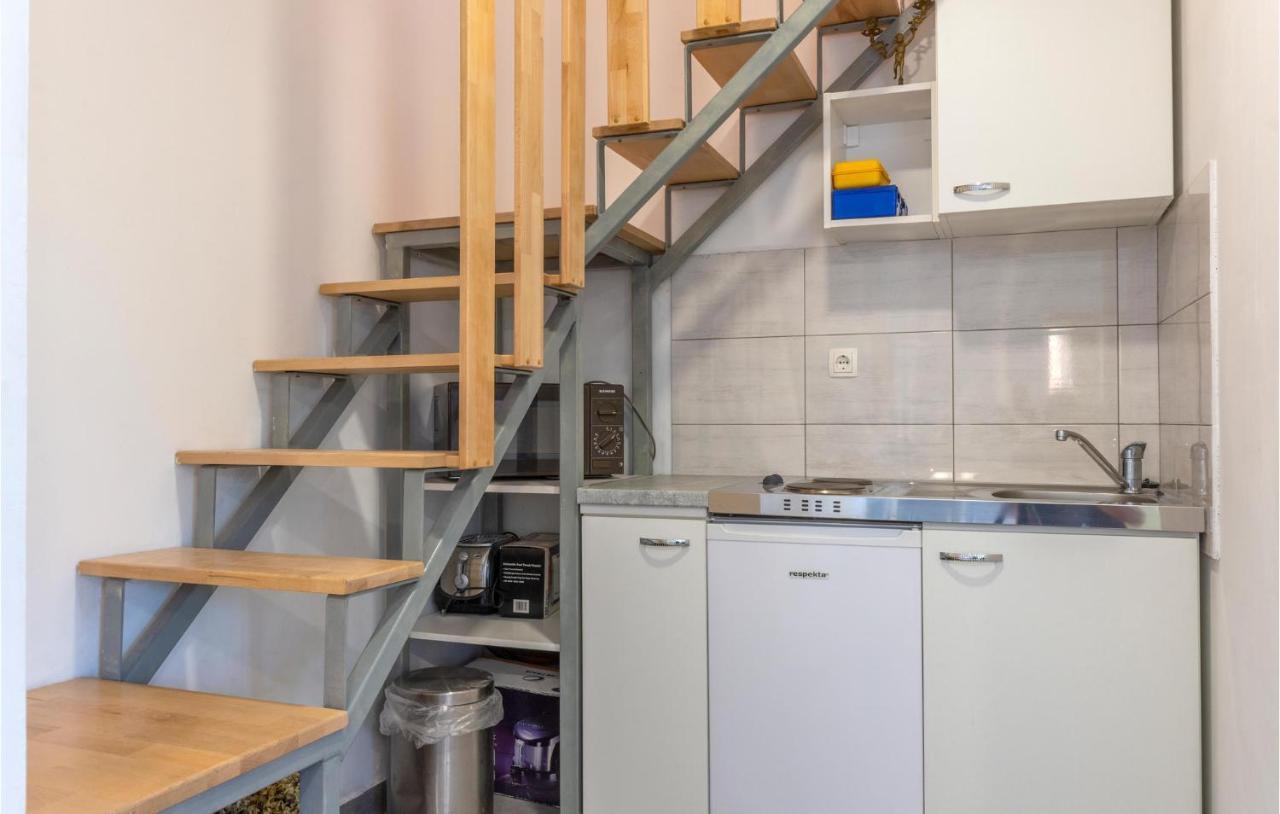 Gorgeous Apartment In Omis With Kitchen מראה חיצוני תמונה